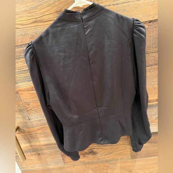 ASTR the Label Black Twist Mock Neck Peplum Blouse with Cut-Out NWT - Picture 3 of 7